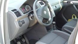 Volkswagen Touran (2007) 2.0 TDI 140 KM - galeria redakcyjna - pełny panel przedni