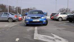 Skoda Octavia RS - na parkingu - galeria redakcyjna - widok z przodu