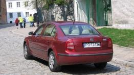 Skoda Superb 2.0 TDI Elegance  06.2006 - galeria redakcyjna - widok z tyłu