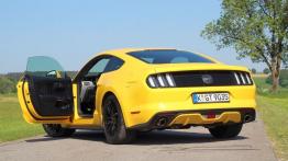 Ford Mustang VI Coupe GT 5.0 V8 421KM - galeria redakcyjna - widok z tyłu