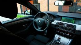 BMW Seria 5 F10-F11 Touring 520d 184KM - galeria redakcyjna - kokpit