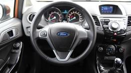 Ford Fiesta VII 5d Facelifting 1.0 EcoBoost 100KM - galeria redakcyjna - kierownica