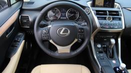 Lexus NX 200t 238KM - galeria redakcyjna - kokpit