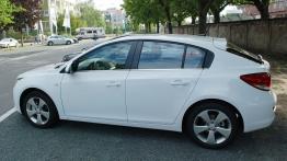 Chevrolet Cruze Hatchback 5d - galeria redakcyjna - lewy bok