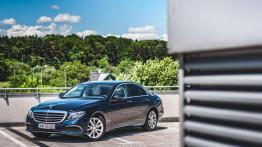 Mercedes-Benz Klasa E 220d (2016) - galeria redakcyjna - widok z przodu