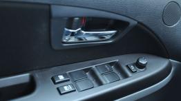 Suzuki SX4 Hatchback Facelifting 1.6 VVT 120KM - galeria redakcyjna - sterowanie w drzwiach