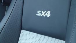 Suzuki SX4 Hatchback Facelifting 1.6 VVT 120KM - galeria redakcyjna - fotel pasażera, widok z przodu
