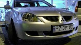 Mitsubishi Lancer 1.6 Comfort Plus - widok z przodu