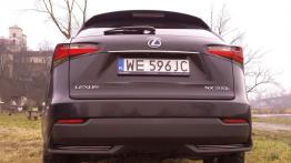 Lexus NX 300h 2.5 Hybrid 197 KM - galeria redakcyjna - widok z tyłu