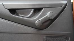 Ford Fiesta VII 5d Facelifting 1.0 EcoBoost 100KM - galeria redakcyjna - drzwi tylne lewe od wewnątr