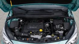Opel Corsa E 5d 1.4 Turbo ecoFLEX - galeria redakcyjna - maska otwarta