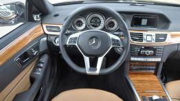 Mercedes Klasa E W212 Facelifting - galeria redakcyjna - kokpit