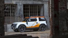 Land Rover DC100 Expedition Concept - lewy bok