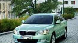 Skoda Octavia II Hatchback Facelifting - widok z przodu