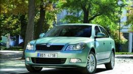 Skoda Octavia II Hatchback Facelifting - widok z przodu