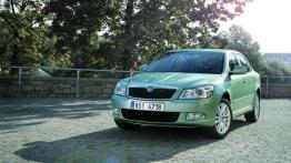 Skoda Octavia II Hatchback Facelifting - widok z przodu