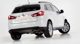 Mitsubishi Outlander Sport Facelifting - widok z tyłu