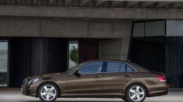 Mercedes E 300 BlueTEC HYBRID Facelifting - lewy bok