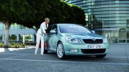 Skoda Octavia II Hatchback Facelifting - widok z przodu