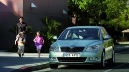 Skoda Octavia II Hatchback Facelifting - widok z przodu