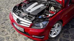 Mercedes C 350 CDI W204 kombi Facelifting - maska otwarta