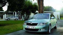 Skoda Octavia II Hatchback Facelifting - widok z przodu