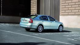 Skoda Octavia II Hatchback Facelifting - prawy bok