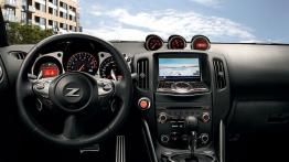 Nissan 370Z Facelifting - kokpit