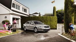 Skoda Octavia II Hatchback Facelifting - prawy bok