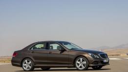 Mercedes E 300 BlueTEC HYBRID Facelifting - prawy bok