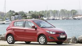 Hyundai i20 Facelifting - prawy bok