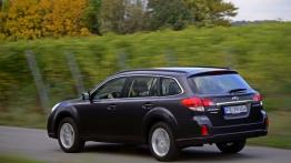 Subaru Outback IV Facelifting - widok z tyłu