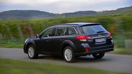 Subaru Outback IV Facelifting - widok z tyłu