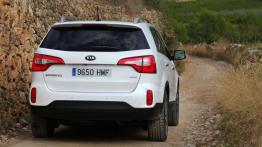 Kia Sorento II Facelifting - widok z tyłu