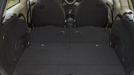 Mini Clubman D Facelifting - tylna kanapa złożona, widok z bagażnika