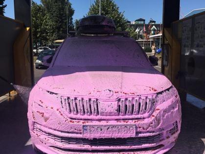 #skodacyclingadventure #skoda #kodiaq #suv #welovecycling #offroad #carwash #estonia