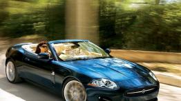 Jaguar XK Cabrio - widok z przodu