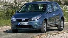 Dacia Sandero - widok z przodu