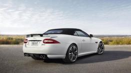 Jaguar XKR-S Cabrio - widok z tyłu