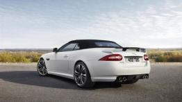 Jaguar XKR-S Cabrio - widok z tyłu