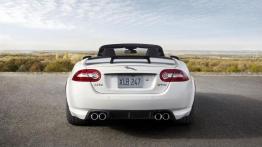 Jaguar XKR-S Cabrio - widok z tyłu