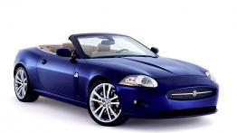 Jaguar XK Cabrio - widok z przodu