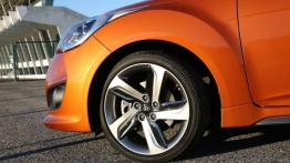 Hyundai Veloster Turbo - lewe przednie nadkole