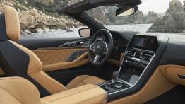 BMW M8 Cabrio - pe?ny panel przedni