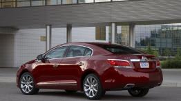 Buick LaCrosse - lewy bok