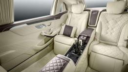 Mercedes-Maybach Pullman - dodatkowy metr luksusu