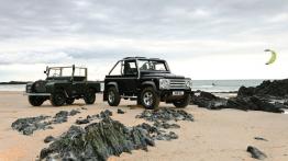 Land Rover Defender III Pick Up - widok z przodu