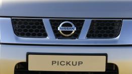 Nissan Pickup - grill