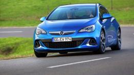 Opel Astra IV OPC - widok z przodu