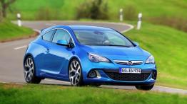 Opel Astra IV OPC - widok z przodu